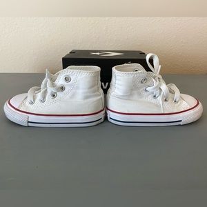 Infant Chuck Taylor Allstar Hi in White, Sz 5 with Box